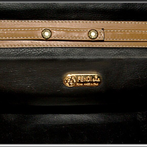 Vintage 80's Authentic FENDI Stripped Removable Crossbody Strap Envelope Clutch - Picture 5 of 5